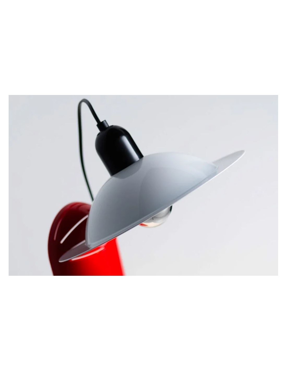 Lampada Da Tavolo Applique Vintage Con Parabola Lampiatta Rosso E Bianco Stilnovo 8973