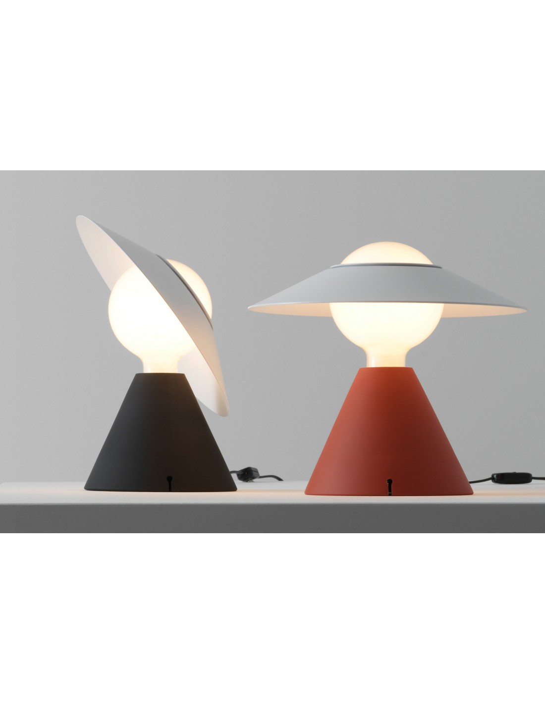 Lume Moderno Silhouette Con Cappello Fante Rosso Mattone Stilnovo 8968