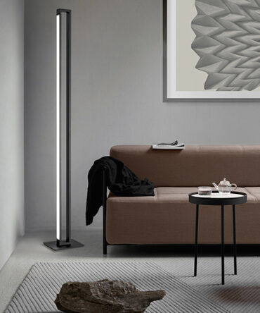 PERENZ SWAJ Piantana in  metallo e alluminio bianco opaco  con diffusore in acrilico satinato